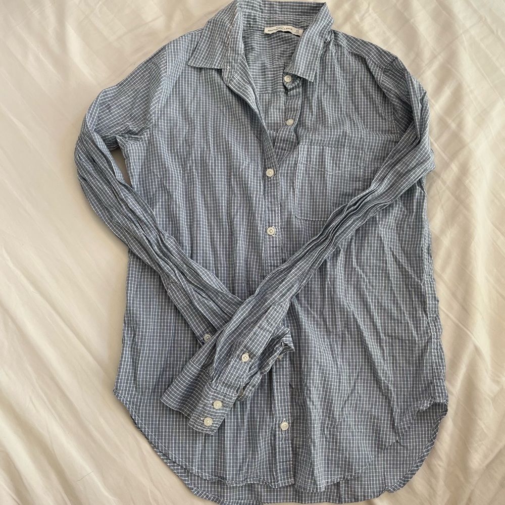 Woman’s Abercrombie and Fitch long sleeve button up size XS